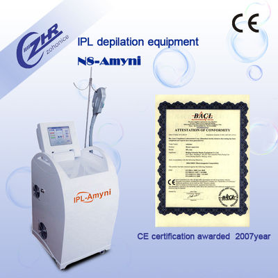 Buon prezzo La depilazione intensiva di IPL della luce di impulso lavora 480 a macchina nanometro per ringiovanimento della pelle in linea