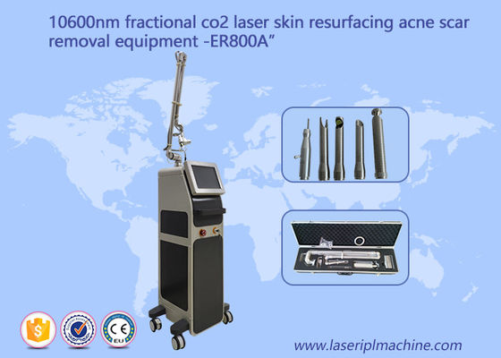 Buon prezzo 10600nm raffreddano la macchina frazionaria del laser di CO2 del fascio per rimozione della smagliatura della cicatrice dell'acne in linea
